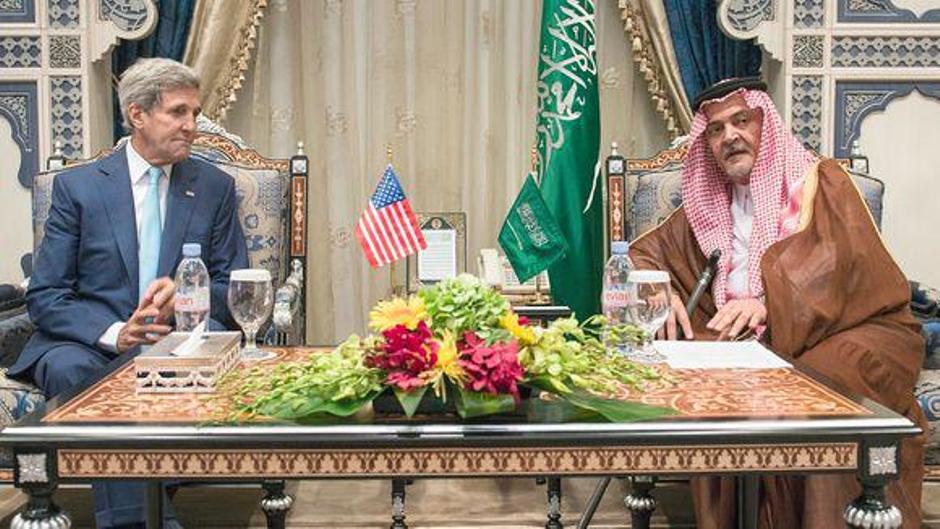 US Secretary of State John Kerry (left) and Saudi Foreign Minister Saud al-Faisal in Saudi Arabia (photo: AFP/Getty Images)