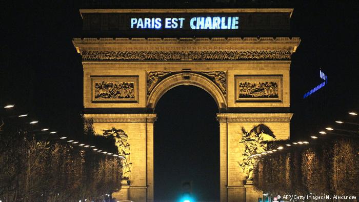 "Paris est Charlie" (Paris is Charlie) is projected onto the Arc de Triomphe in Paris, 9 January 2015 (photo: AFP/Getty Images/M. Alexandre)