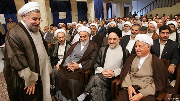 Iranischer Ex-Präsident Khatami neben Ajatollah Rafsandschani und anderen iranischen Würdenträgern; Foto: Fararu