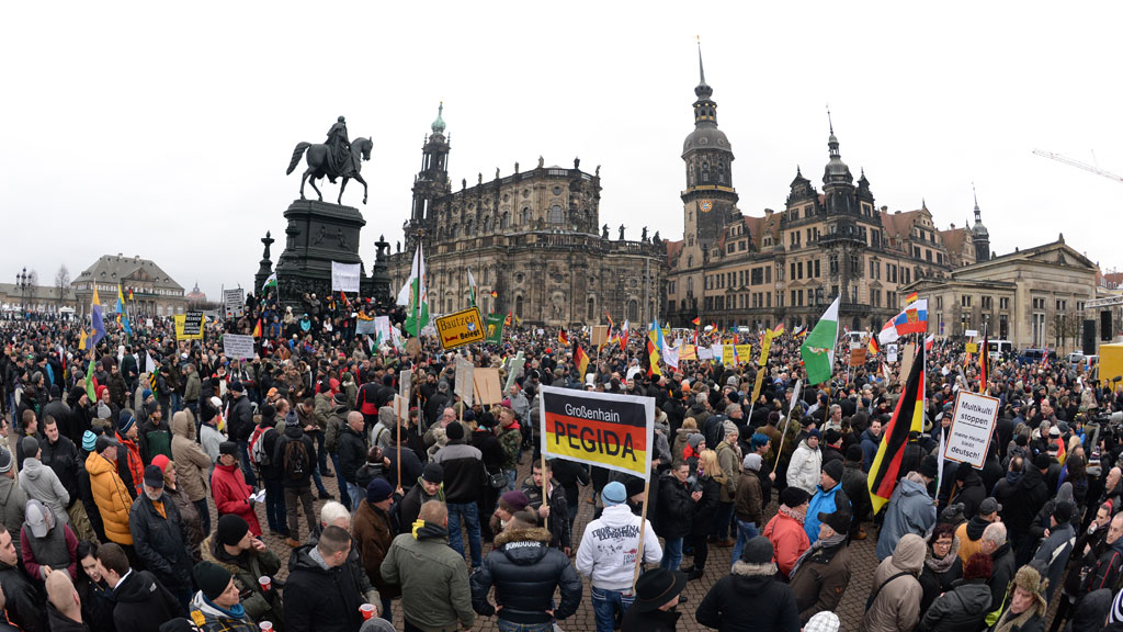 Pegida-Demo in Dresden, Foto: picture-alliance/dpa/A. Burgi