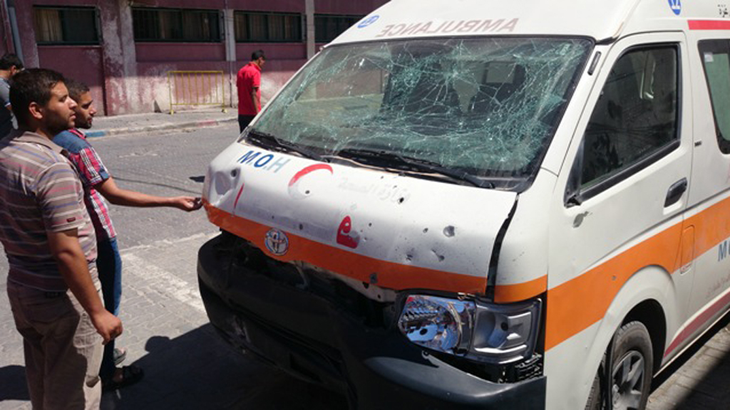An ambulance in Gaza that was hit during the Israeli army offensive (photo: DW/S. al Farra)