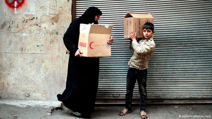 نقص المواد الغذائية والطبية، الذي تعاني منه أغلب المدن السورية، تسبب بمئات الوفيات.