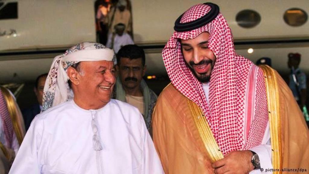 زير الدفاع السعودي الأمير محمد بن سلمان والرئيس اليمني عبد ربه منصور هادي في الرياض