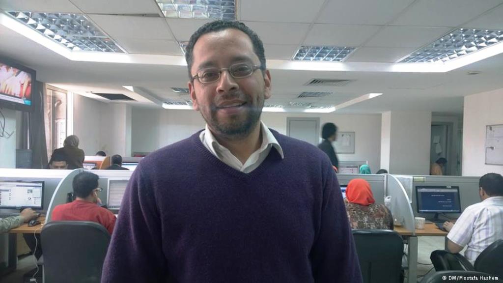 الصحفي عبد الرحمن مصطفى