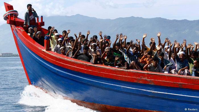 منذ عام 2012 نزح من بورما (ميانمار) وحدها حوالي مئة ألف من الروهينغا، حيث تستغل العصابات المنظمة وضعهم لكسب أرباح تجارية عبر تهجيرهم في قوارب مكتظة، ينتهي العديد منها بالغرق.