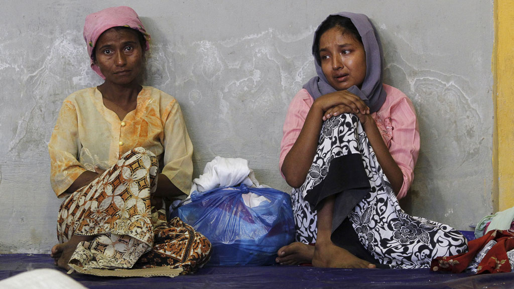 Migrants believed to be Rohingya inside a shelter, Lhoksukon, Aceh Province, Indonesia, 11 May 2015 (photo: Reuters/R. Bintang)