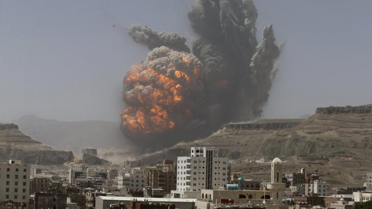 A Saudi airstrike on Houthi positions in Yemen (photo: Reuters/K. Abdulah)