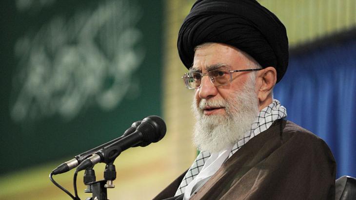 Ayatollah Ali Khamenei (photo: picture-alliance/AP Photo/Office)