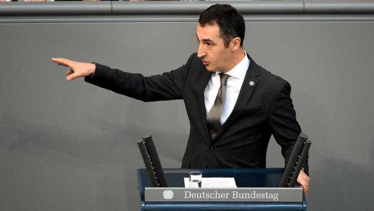 Cem Ozdemir speaking in the German parliament (photo: John Macdougall/AFP/Getty Images)