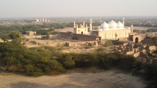 Abbasi Mosque, Derawar Fort, Bahawalpur, Punjab, Pakistan (photo: Julis Koch)