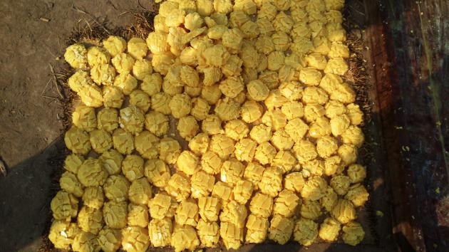 Yellow sugar, Bahawalpur, Punjab, Pakistan (photo: Julis Koch)