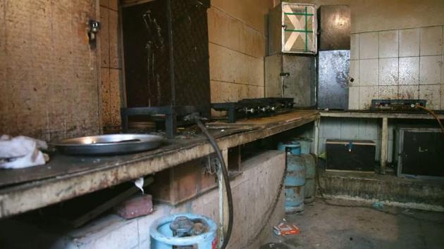 Kitchen in the living quarters for foreign workers, Qatar (photo: ARD/Die Story)