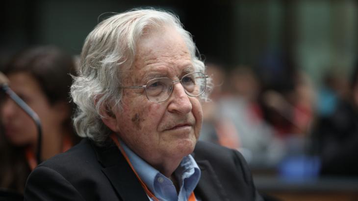 Noam Chomsky (photo: DW/M. Magunia)