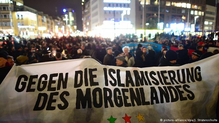 مظاهرة مناهضة للإسلام في مدينة هانوفر، شمالي ألمانيا.