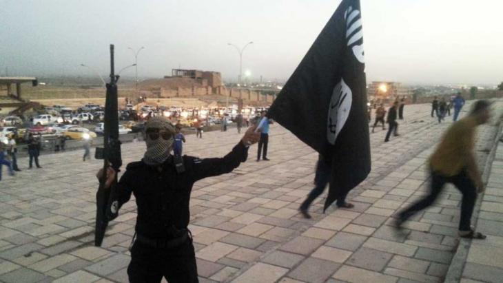 An IS jihadist in Mosul (photo: Reuters)