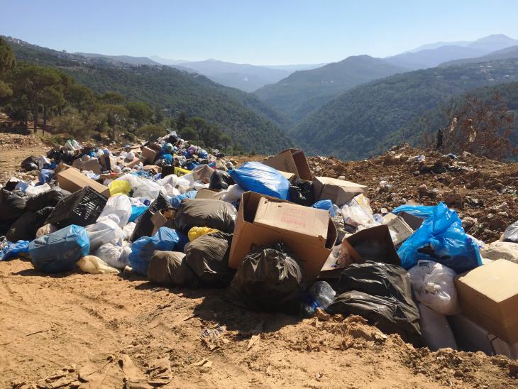 Unauthorised rubbish dump near Beirut (photo: Karim El-Gawhary)