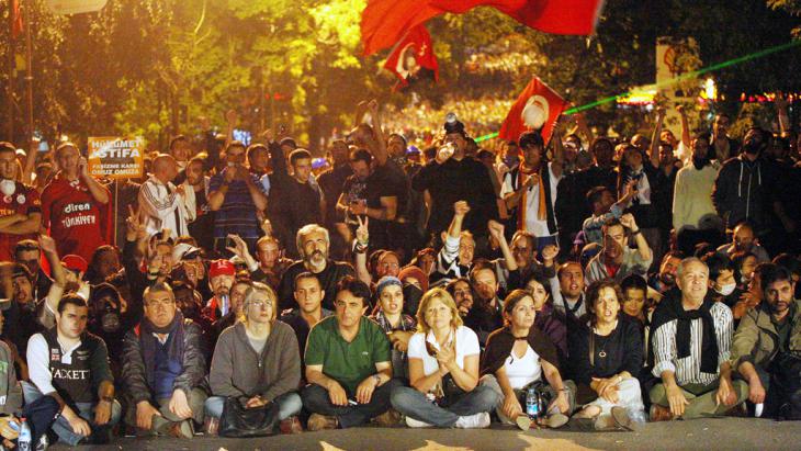 Demonstrators in Gezi Park on 16 June 2013 (photo: ADEM ALTAN/AFP/Getty Images) 