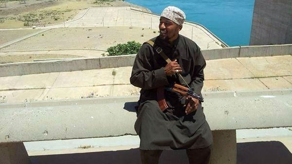 Picture of German jihadist Denis Cuspert (AKA Abu Talha al-Almani) at what is purportedly the Islamic State-held Mosul Dam in Iraq's Ninawa province, August 2014 (photo. SITE Intelligence Group/Twitter/dpa)