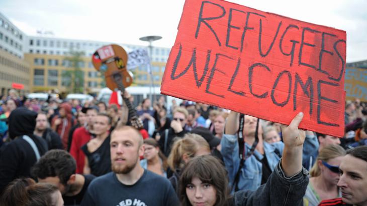 Pro-refugee demonstration in Berlin (photo: picture-alliance/dpa)
