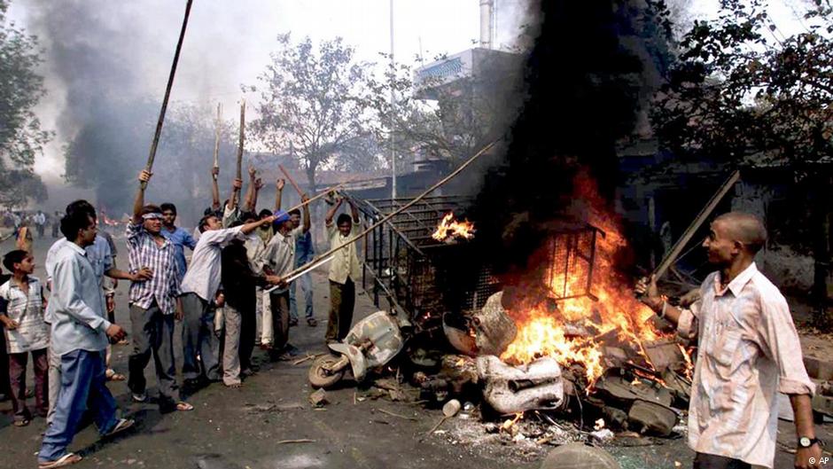 Pogrom in Gujarat 2002 (photo: AP)
