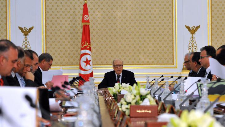 Cabinet meeting led by Tunisia′s president Beji Caid Essebsi (photo: Getty Images/AFP/F. Belaid)