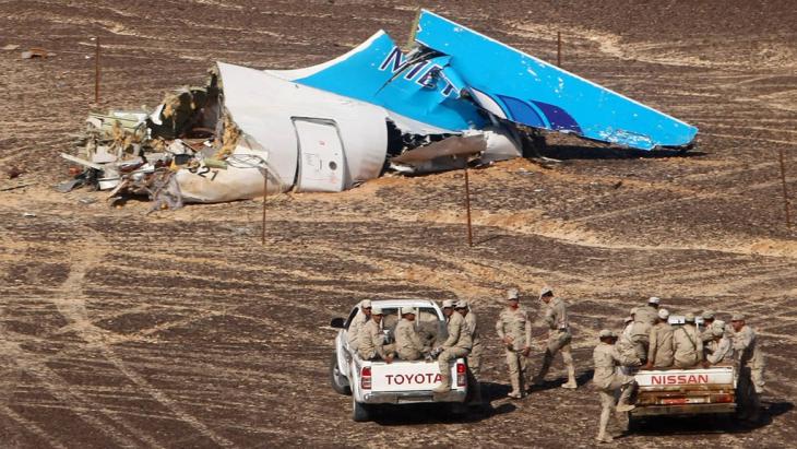Wreckage of the Russian passenger jet which crashed in the Sinai (photo: imago/ITAR-TASS)