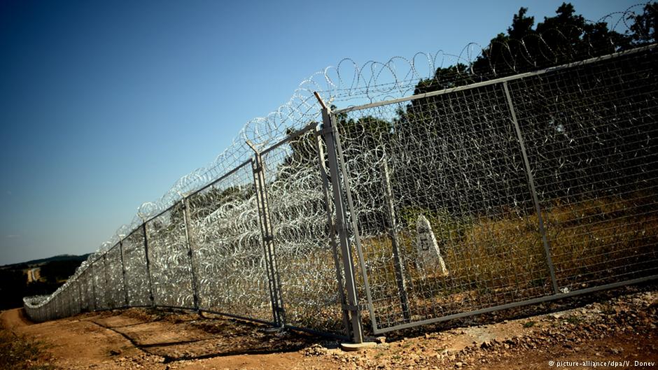 Bulgarian border fence (photo: Deutsche Welle)
