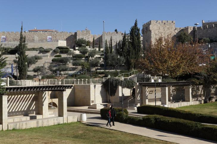 View from Teddy Kollek Park across to the walls of the Old City (photo: Felix Koltermann)