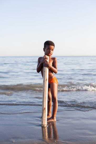 Afro-Iranian boy on the Persian Gulf (photo: Mahdi Ehsaei)