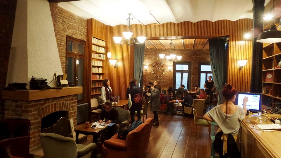 Die Deutsch-Türkische Buchhandlung in Istanbul; Quelle: Kitabevi Café