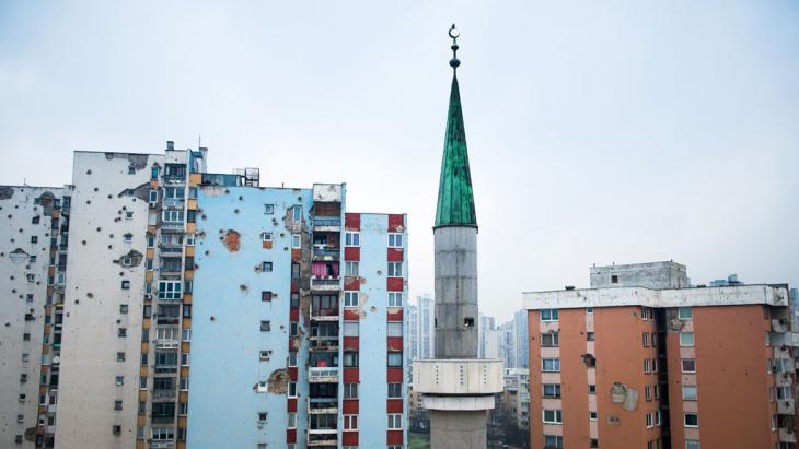 Mosque in Sarajevo′s Alipasino Polje district (photo: Ruben Neugebauer)