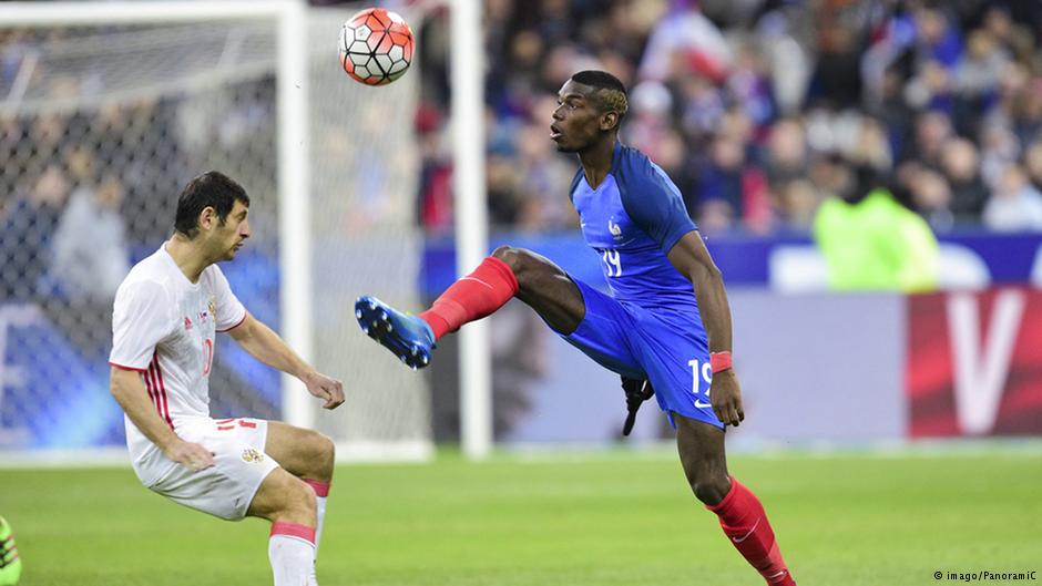 اللاعب المسلم بول بوغبا أحد الأعمدة الأساسية بمنتخب فرنسا لن يصوم رمضان هو وزملاؤه الآخرون.