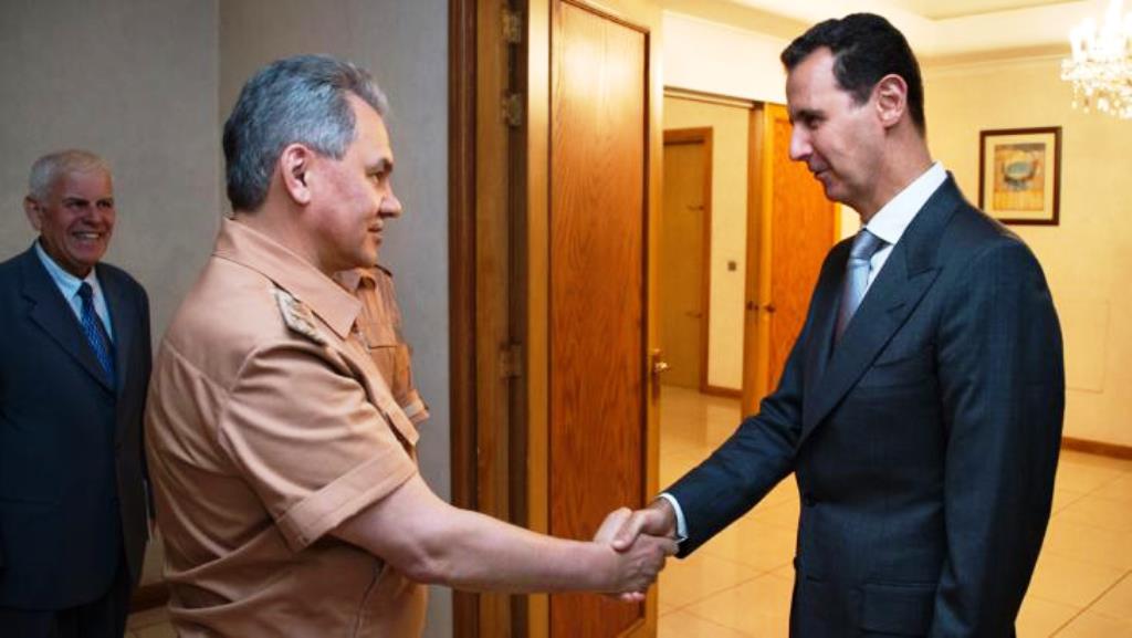 استقبل بشار الأسد في حزيران/ يونيو 2016 في دمشق وزير الدفاع الروسي سيرغي شويغو. picture-aliance_dpa