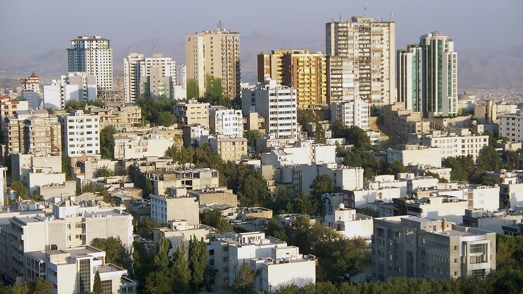 Blick auf Hochhäuser in Teheran; Foto: Stefan Baum/Fotolia