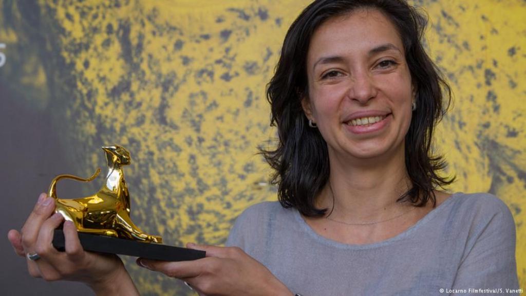 فاز بجائزة "الفهد الذهبي" لعام 2016، أي بأعلى جوائز مهرجان الفيلم في لوكارنو السويسرية الفيلم البلغاري "امرأة  لا رب لها" للمخرجة رالتسه بيتروفا 