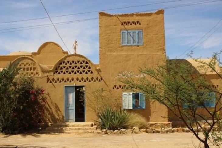 متحف الكاريكاتير الوحيد في أفريقيا على نمط المنازل الطينية. Bild: Goethe-Institut Kairo/ Sameh Fayez