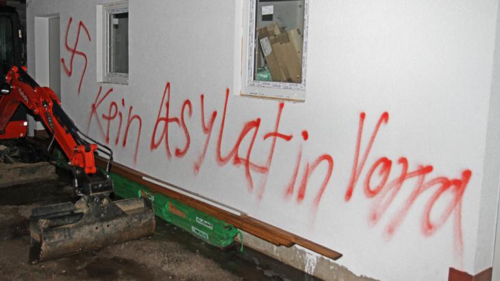 Arson attack in Vorra near Nuremberg on 12.12.2014. Three buildings earmarked as asylum shelters were set alight. ″No asylum seekers in Vorra″ (photo: picture-alliance/dps/ToMa)