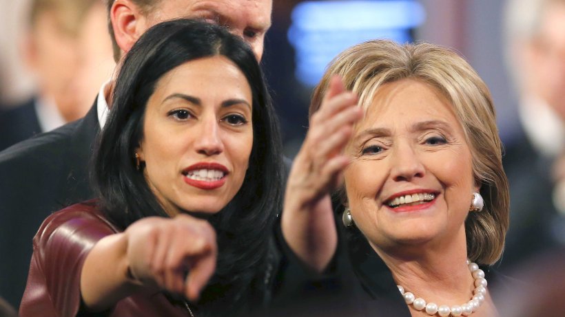 Huma Abedin (l.) und Hillary Clinton; Foto: Reuters