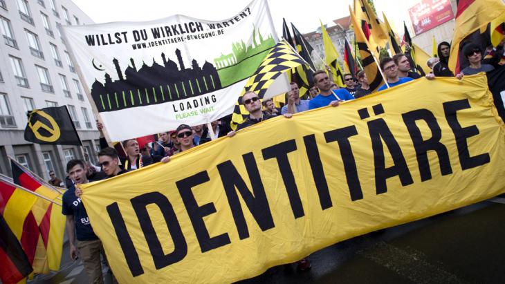Neofascists belonging to the identitarian movement demonstrate in Berlin (photo: Imago) 	