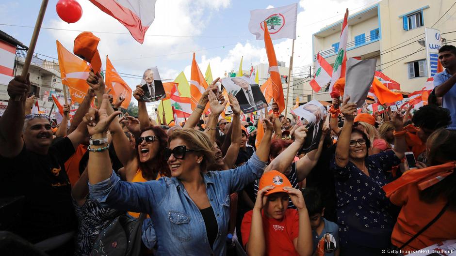 Libanesen feiern duie Wahl von Ex-General Aoun als neuen libanesischen Präsidenten; Foto: Getty Images/AFP 