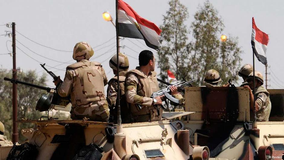 Ägyptische Armee operiert mit Panzern auf dem Sinai; Foto: Reuters