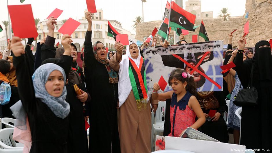 Libyan women protesting against the Government of National Accord on Martyrs Square in Tripoli, October 2015 (photo: Mahmud Turkia/AFP/Getty Images)