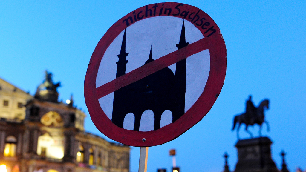  Pegida-Protest gegen Moscheen in Dresden; Foto: Getty Images/AFP/R. Michael