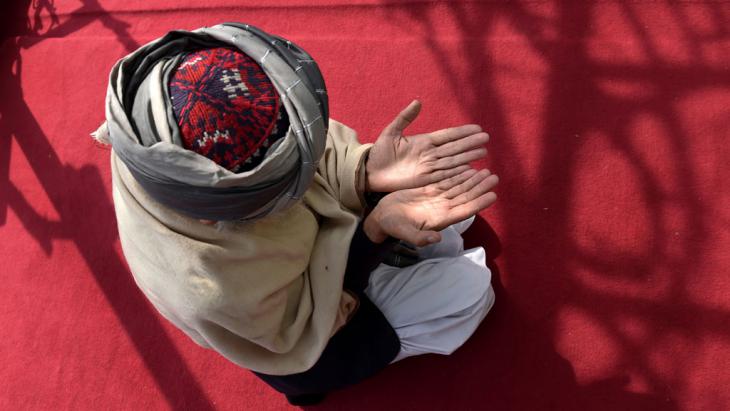 Sufi at prayer in Afghanistan (photo: AFP/Getty Images/S. Marai)	