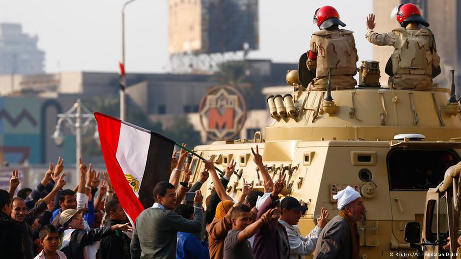 Solidaritätsbekundungen gegenüber dem Kilitär auf dem Tahrir-Platz in Kairo; Foto: Reuters