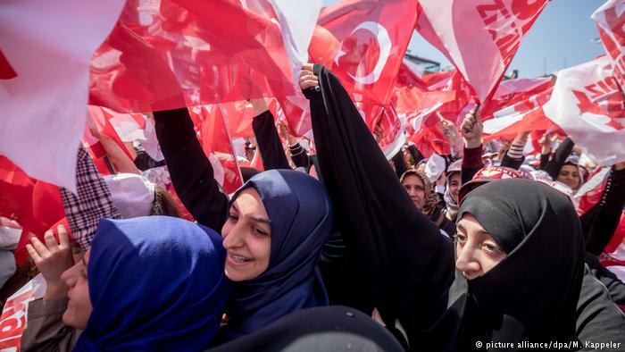 تعديلات دستورية تركية تاريخية تعزز صلاحيات إردوغان الرئاسية