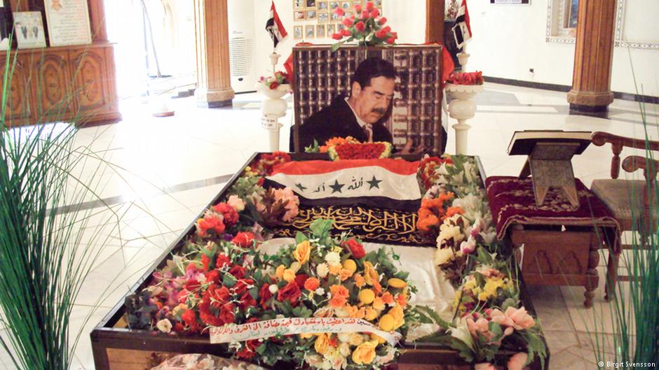 قبر صدام حسين في العوجة قبل تدميره