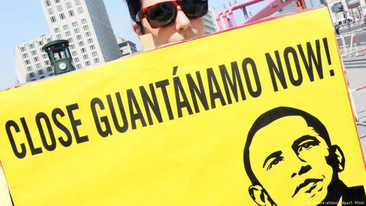 Demonstrators in the U.S. demand the close of Guantanamo (photo: picture-alliance/dpa)