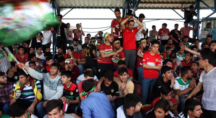 Supporters of the Kurdish football club Amedspor (photo: Fatma Çelik)