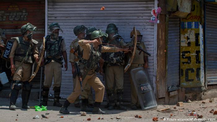 India Kashmir protest (photo: picture-alliance/AP Photo/D. Yasin)